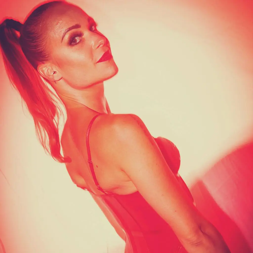 BigLittlePeepshow-11